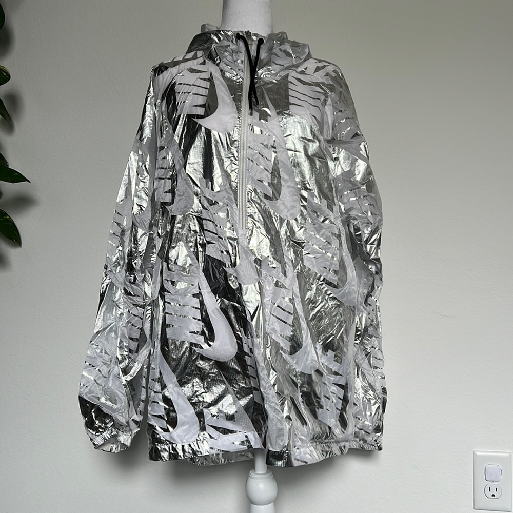 Nike Men’s Silver Jacket